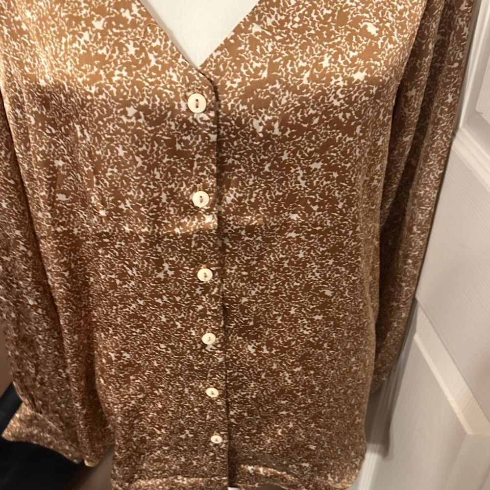 Mittoshop Button-Up Blouse Size large Like new - Picture 2 of 16